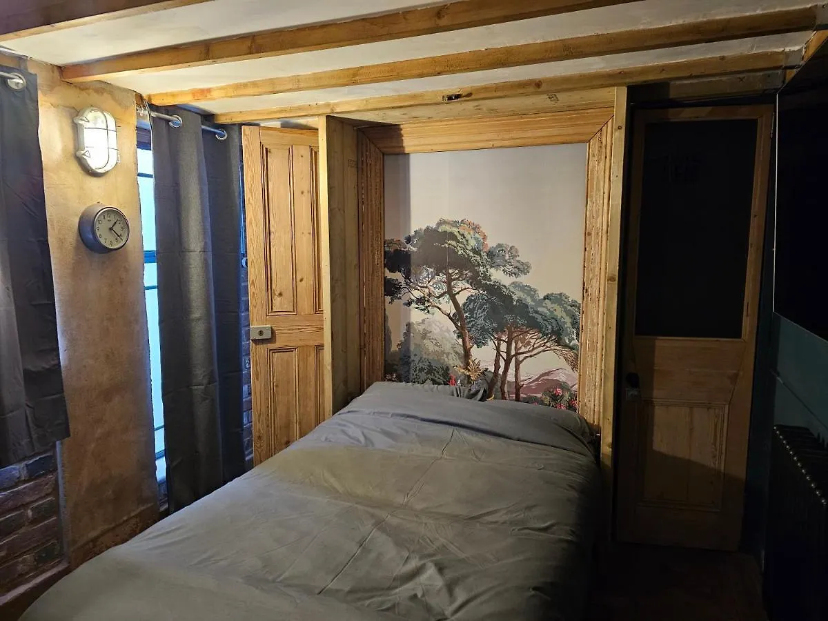 Shoreditch Heights- Central Ground Floor Apartment Exeter
